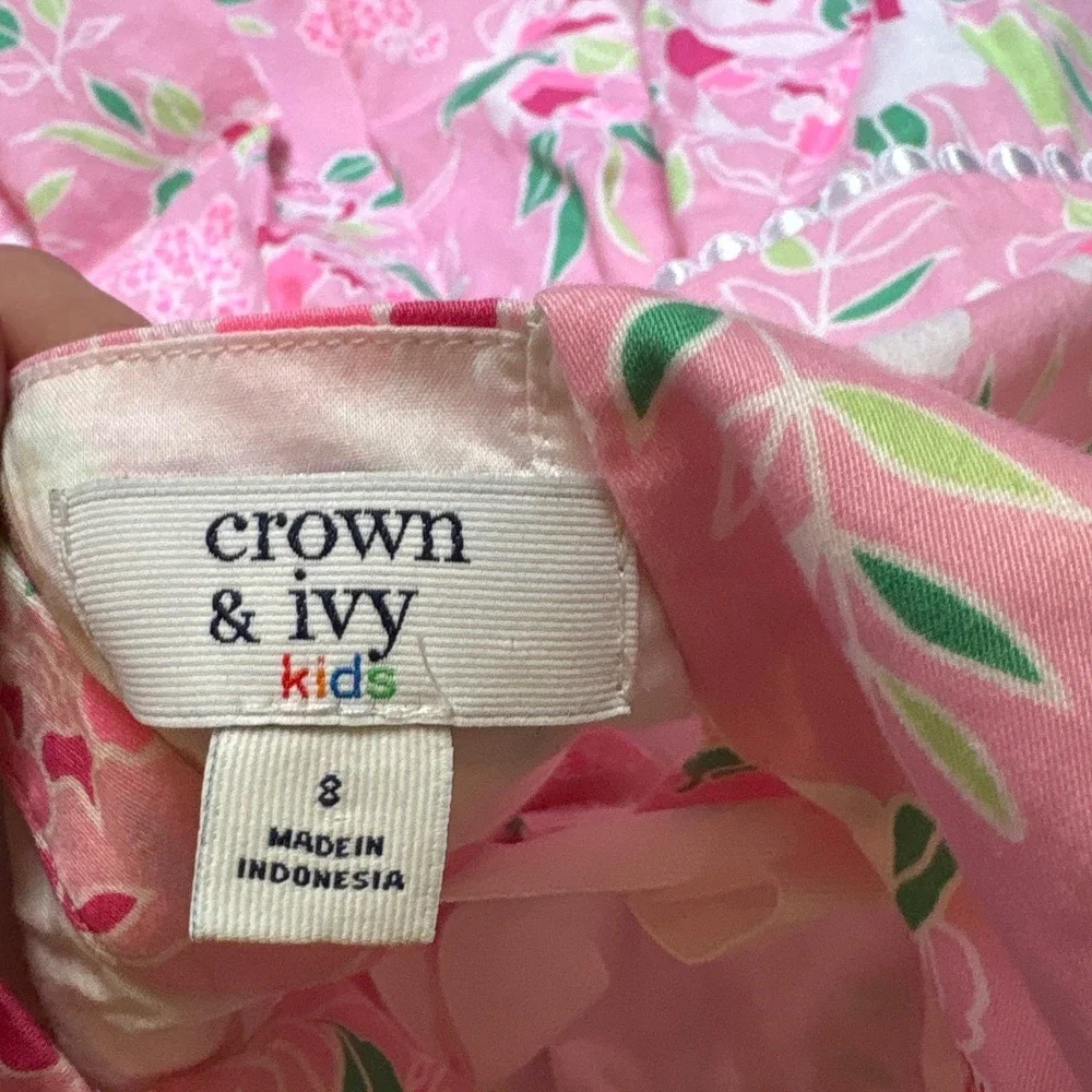 crown & ivy this sleeveless